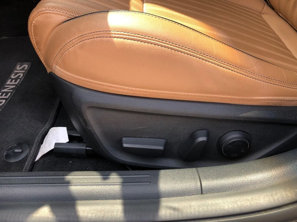 Car image 23
