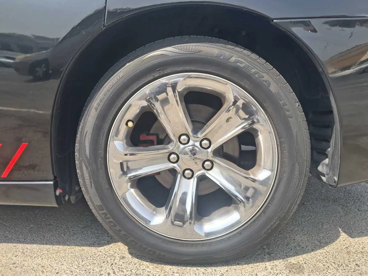 Car image 10