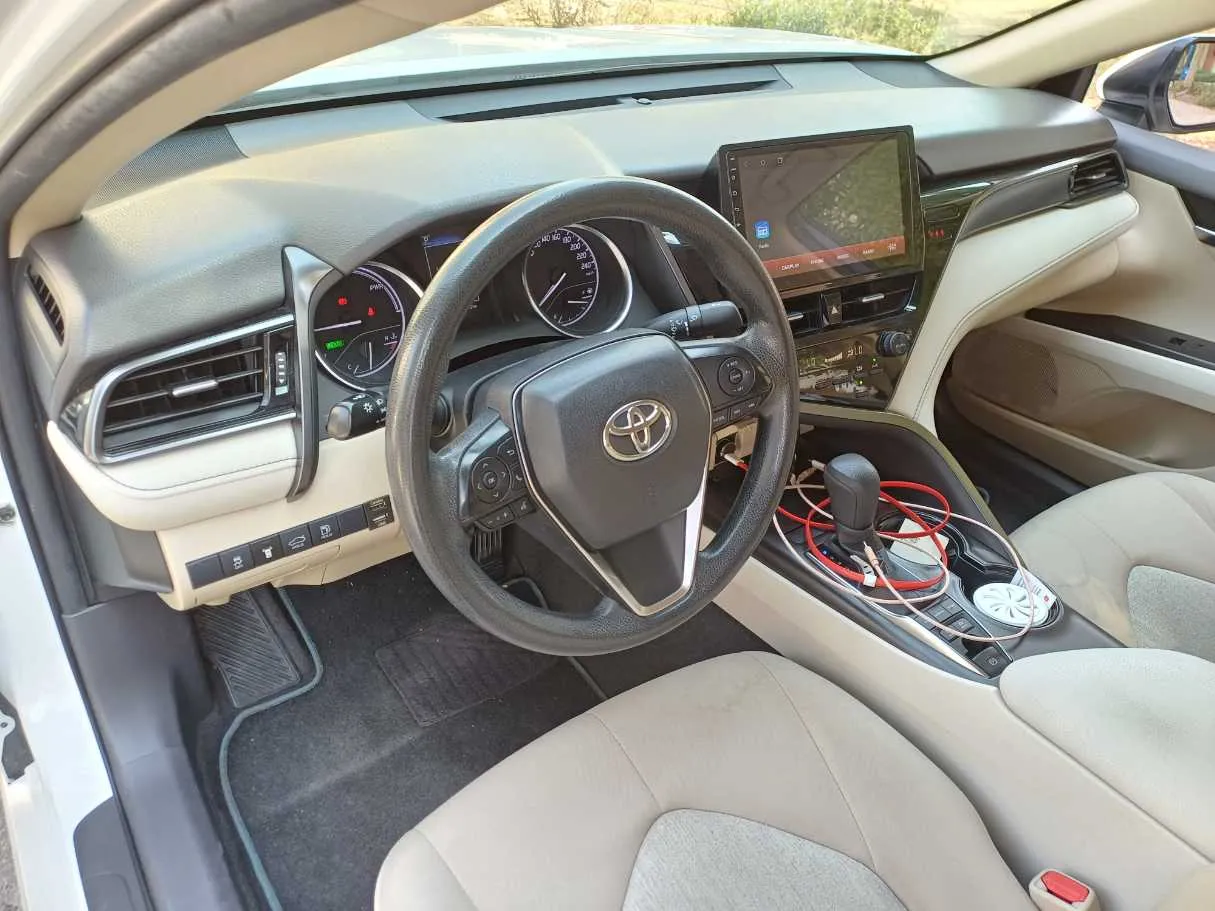 Car image 11