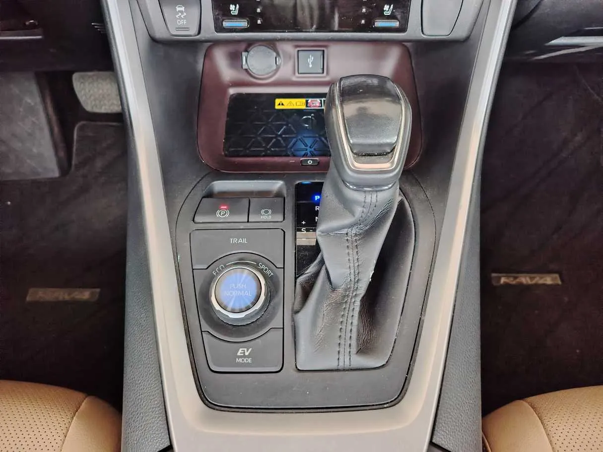 Car image 28