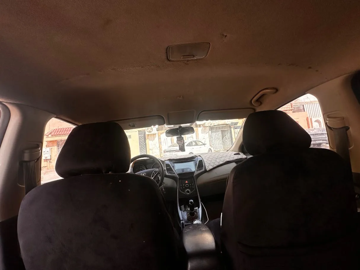 Car image 15