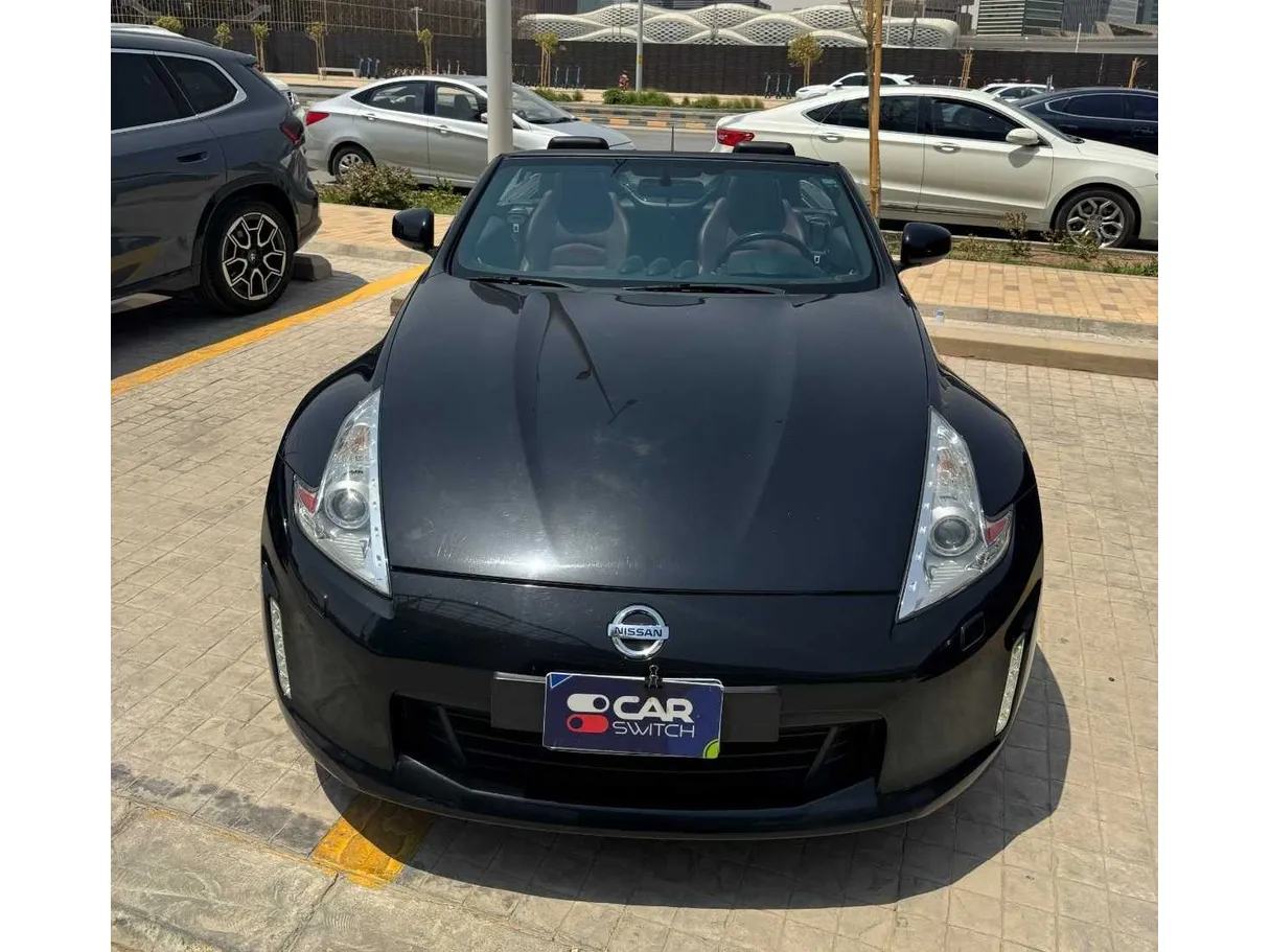 Car image 3