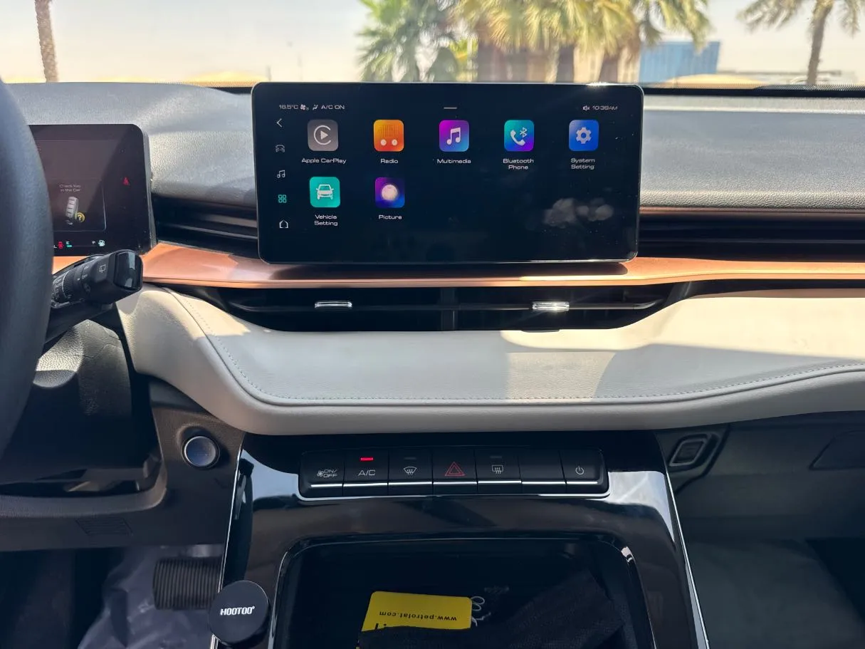 Car image 16