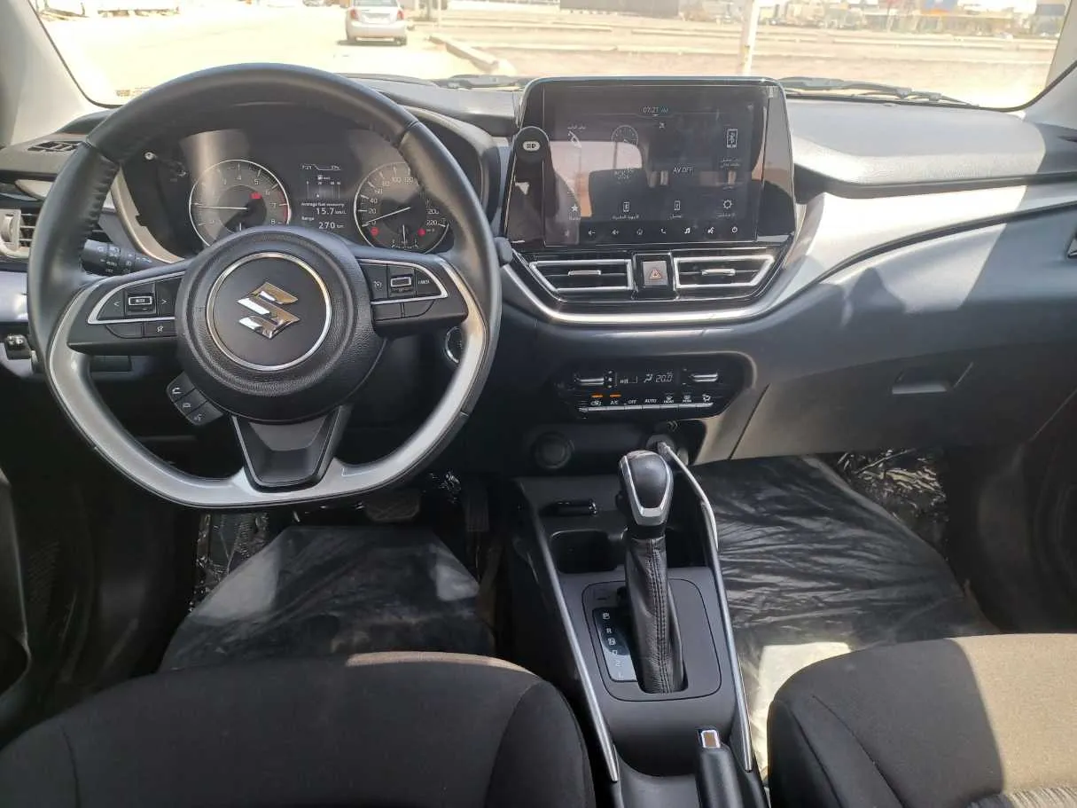 Car image 16
