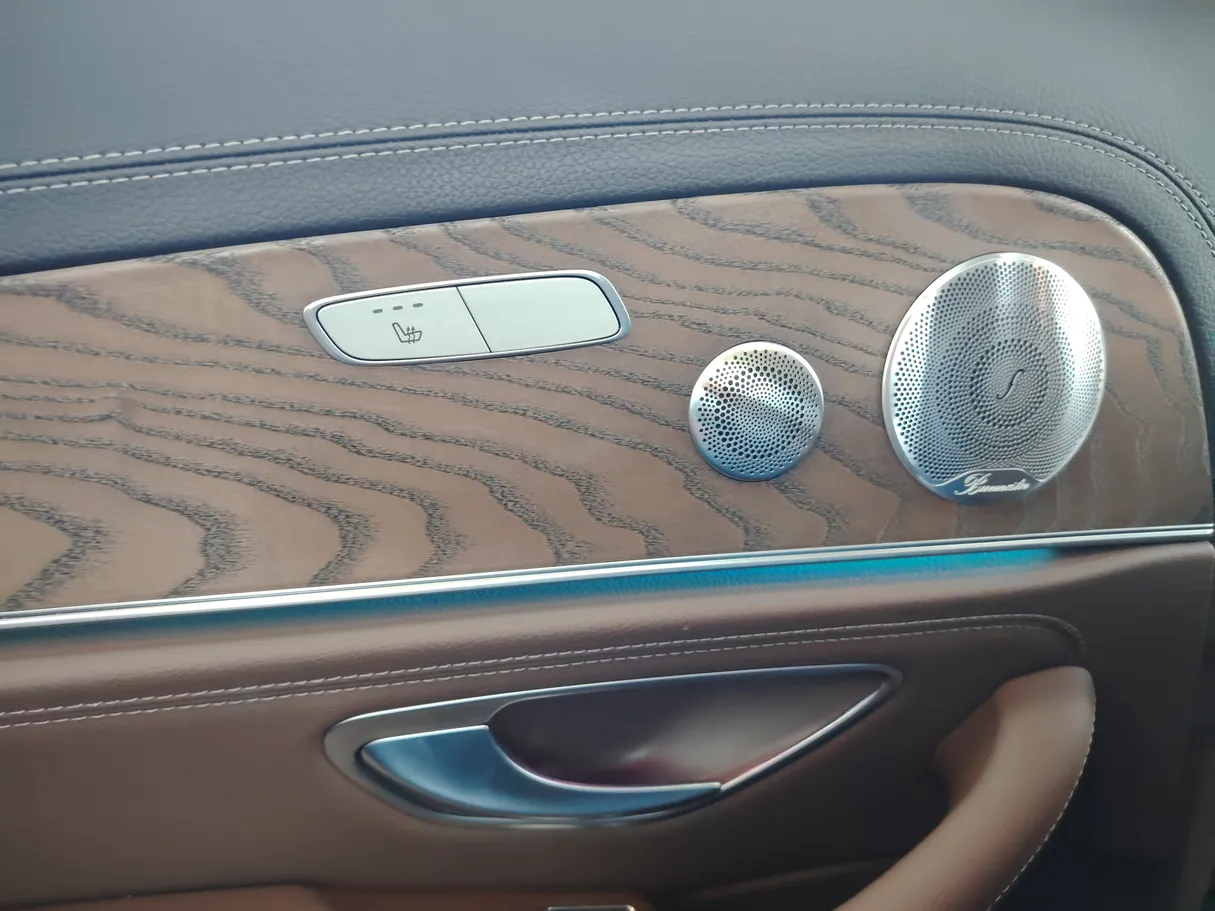 Car image 33