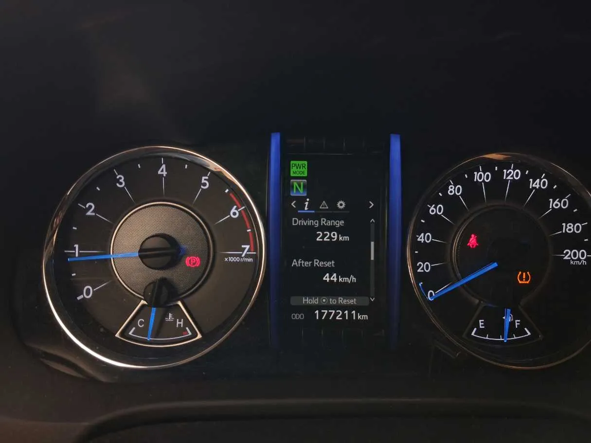 Car image 18
