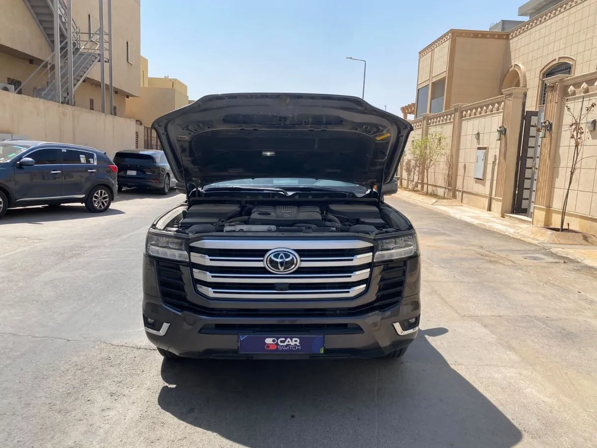 Car image 25