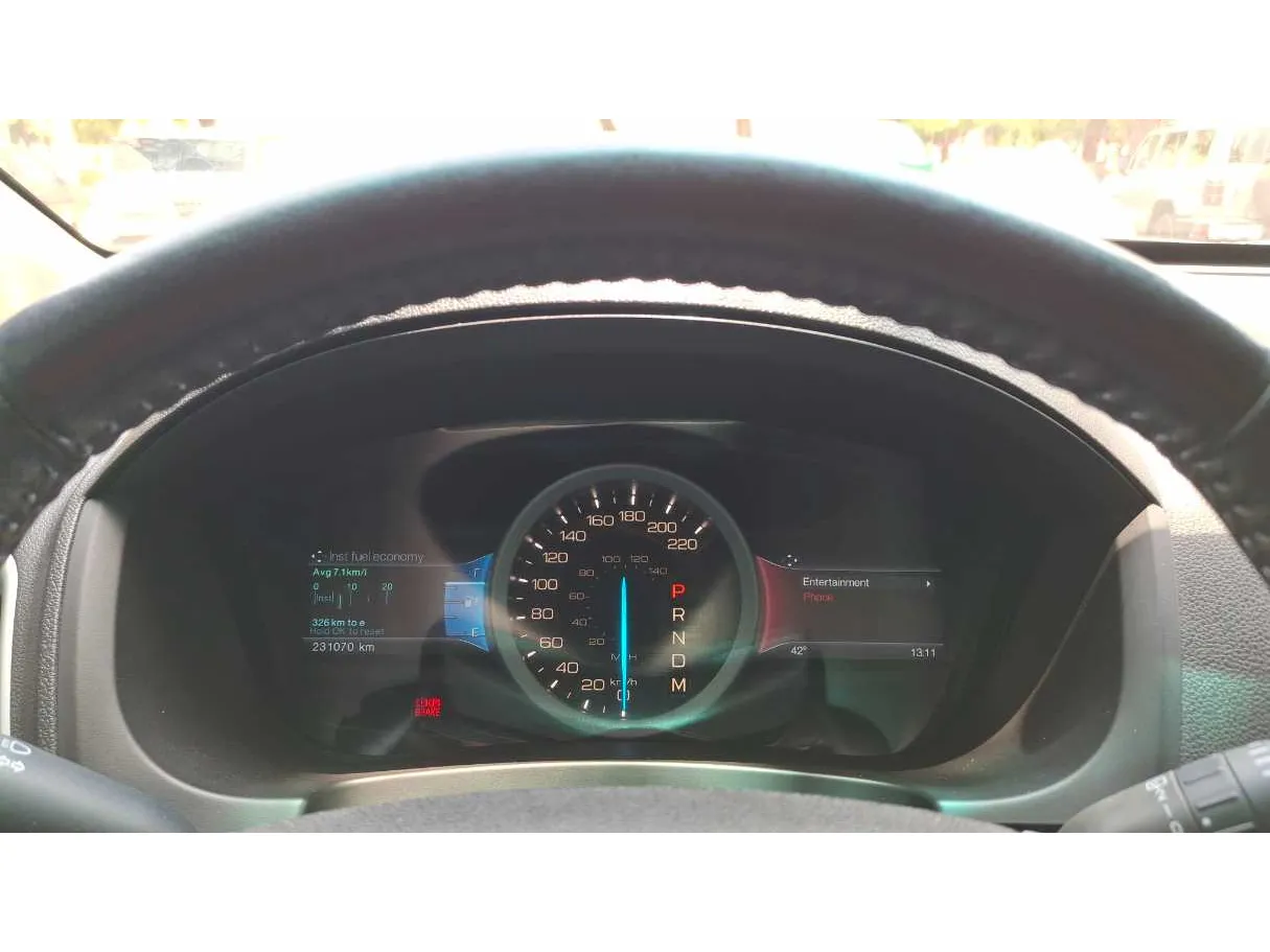 Car image 18