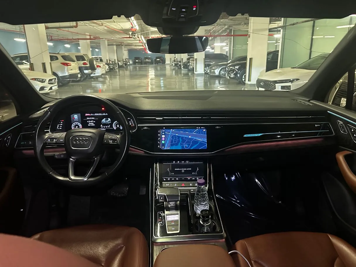 Car image 17