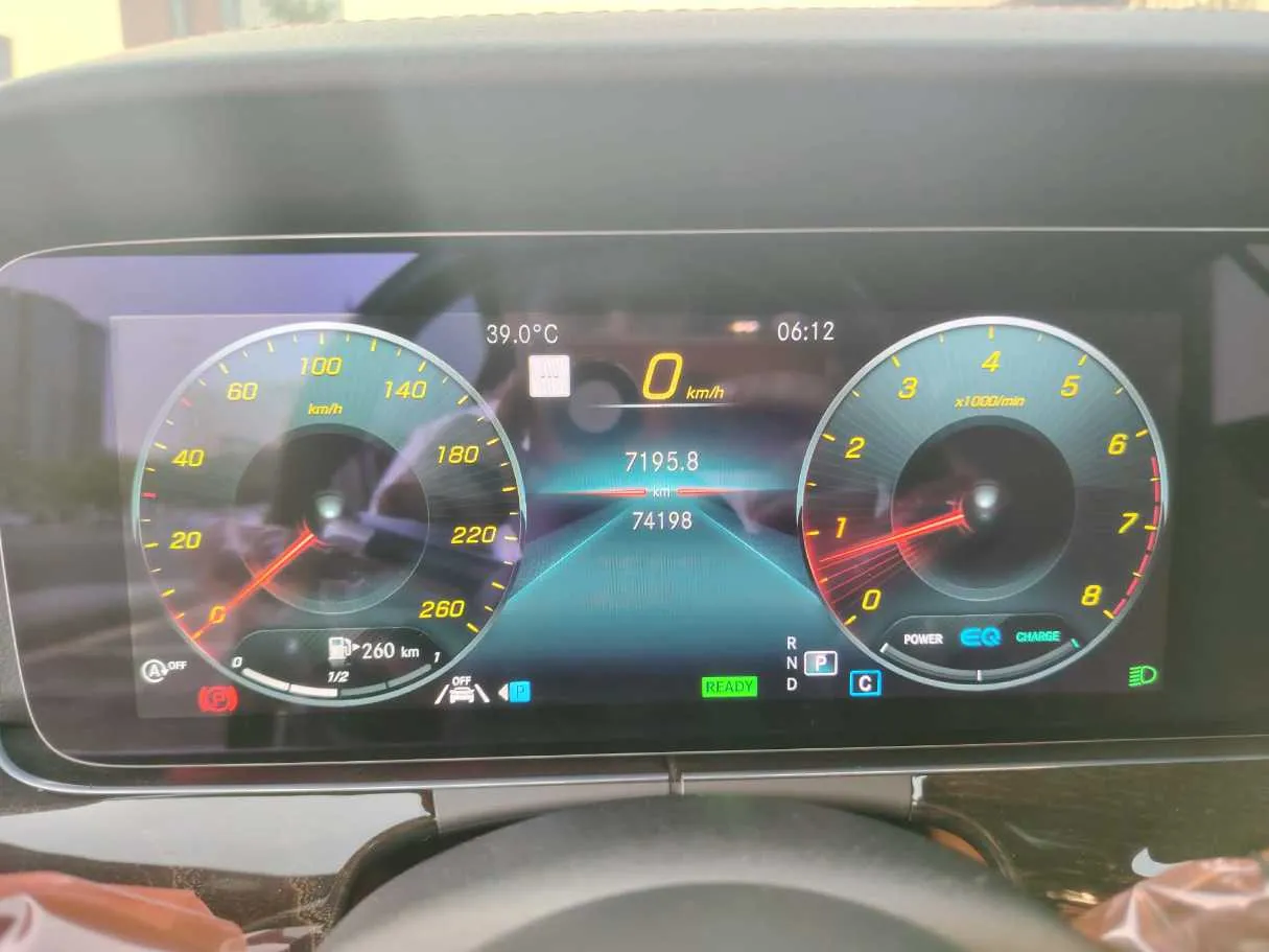 Car image 26