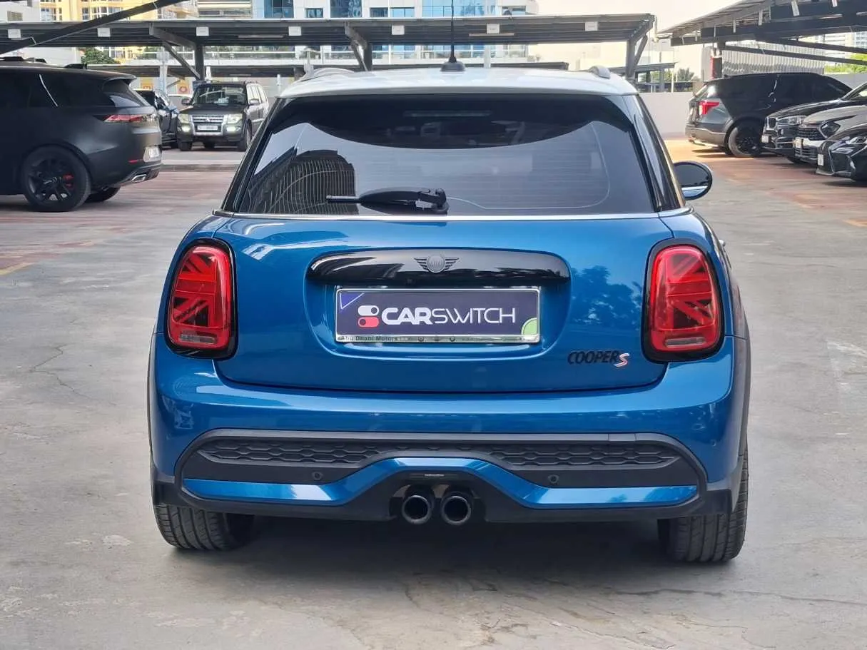 Car image 2