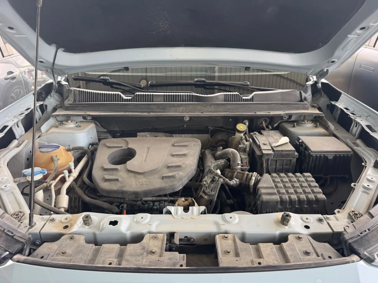 Car image 18
