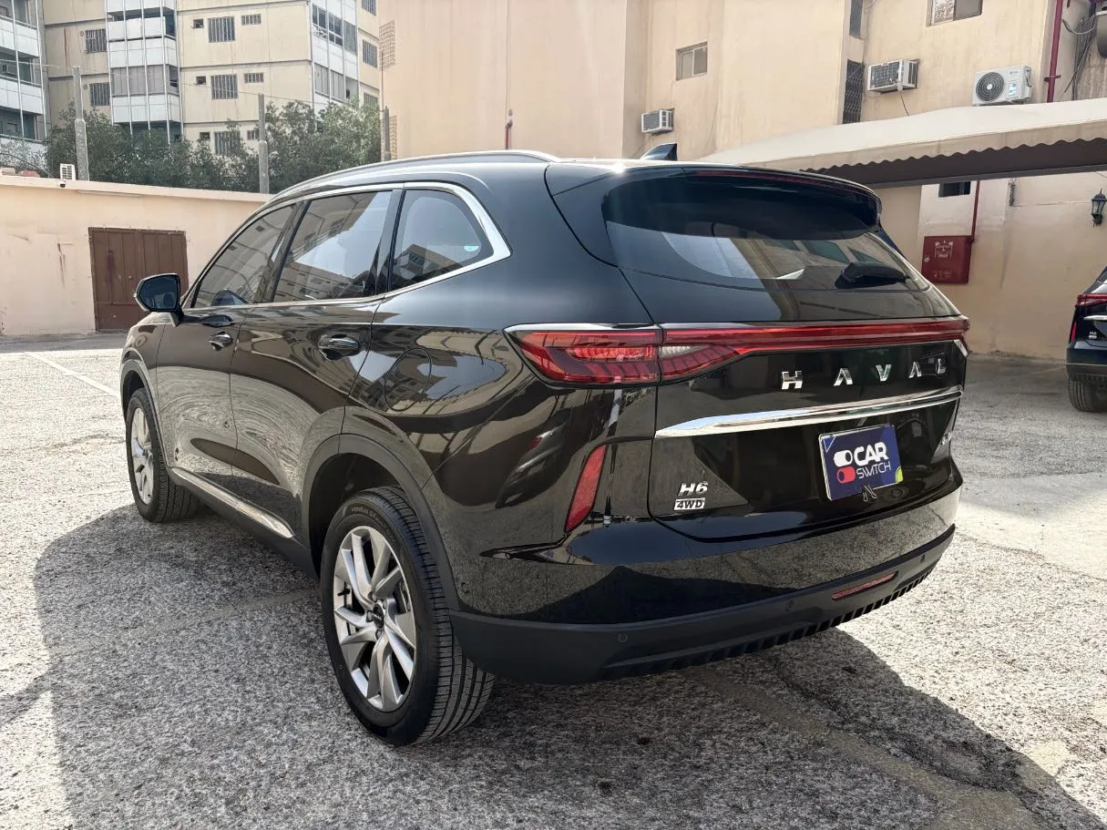 Car image 7