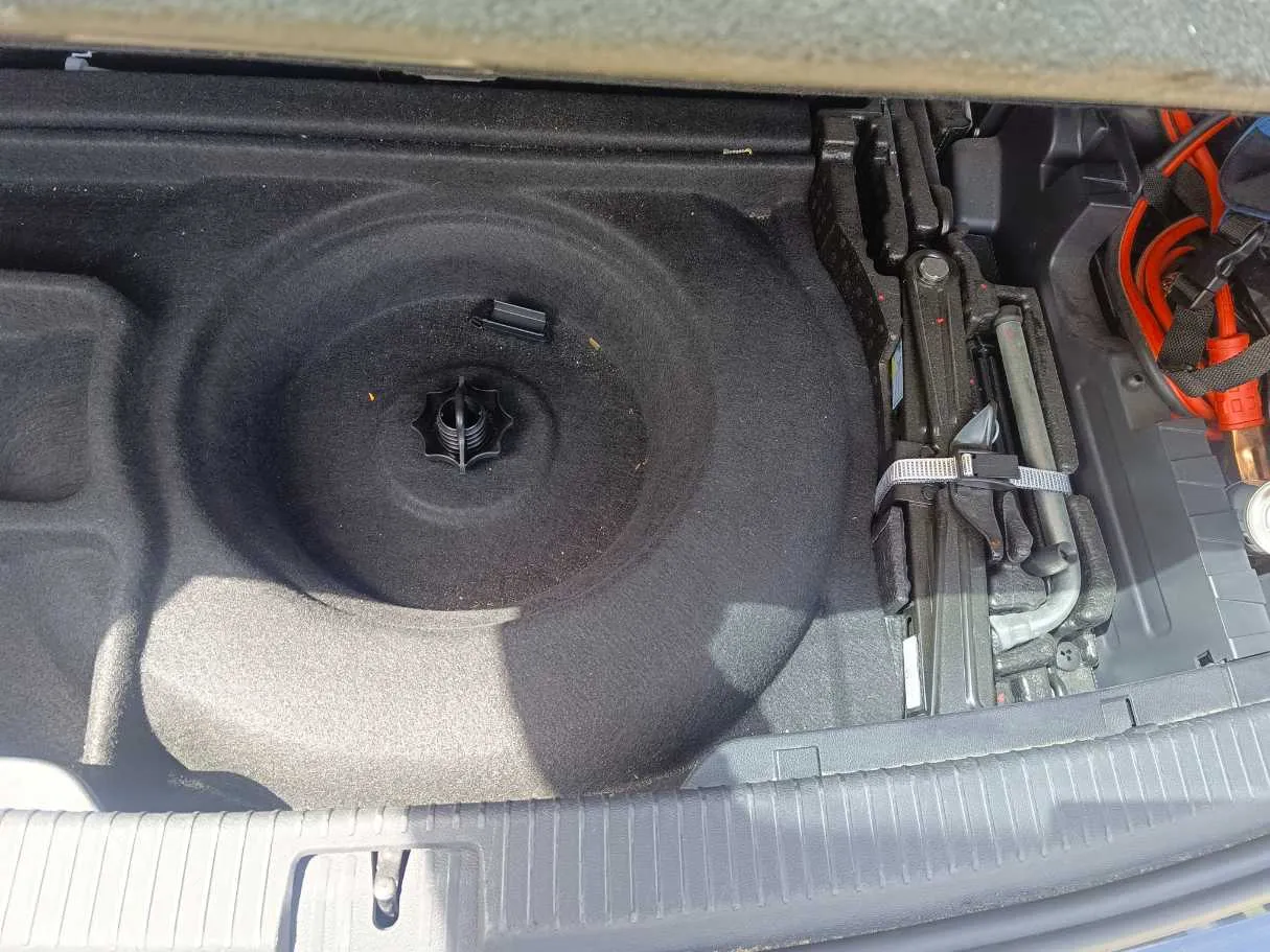 Car image 31