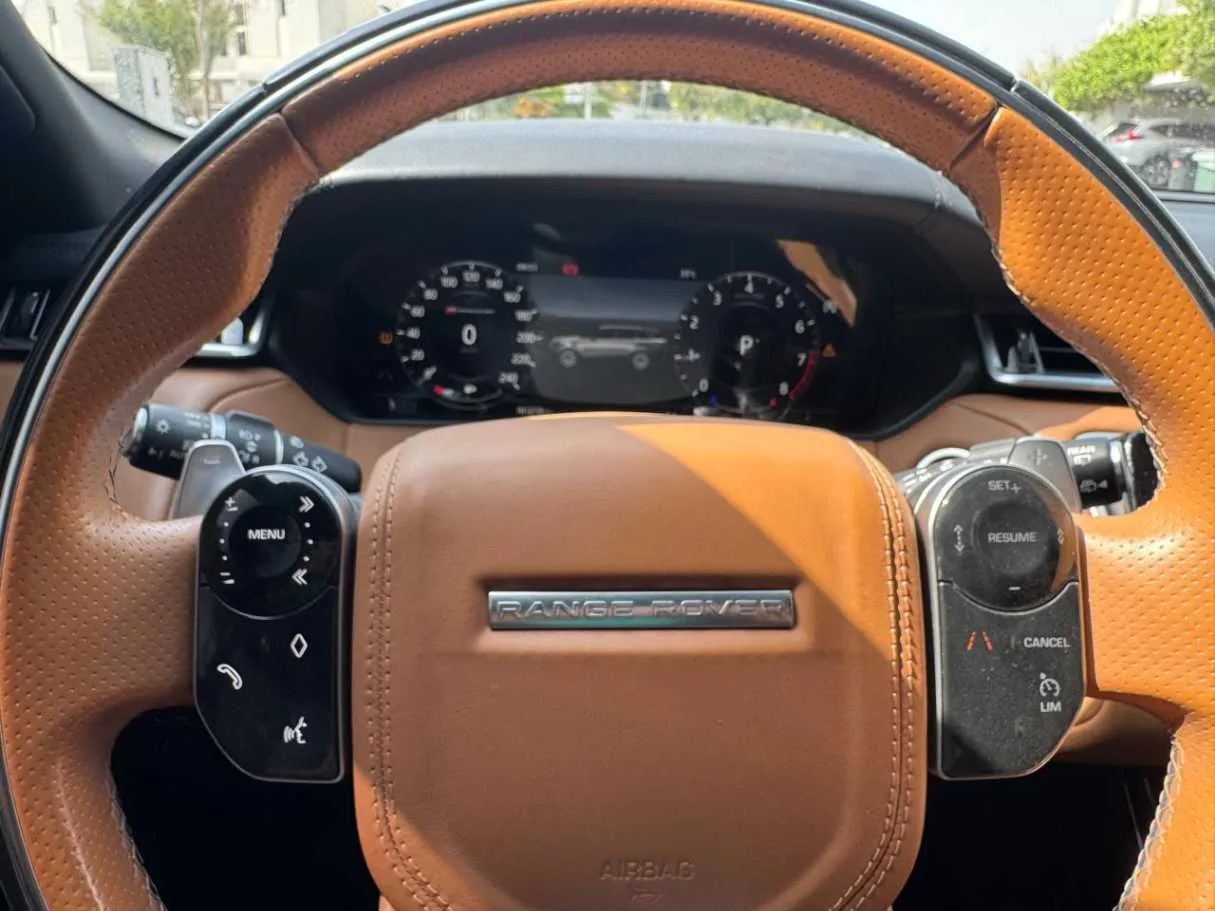 Car image 23
