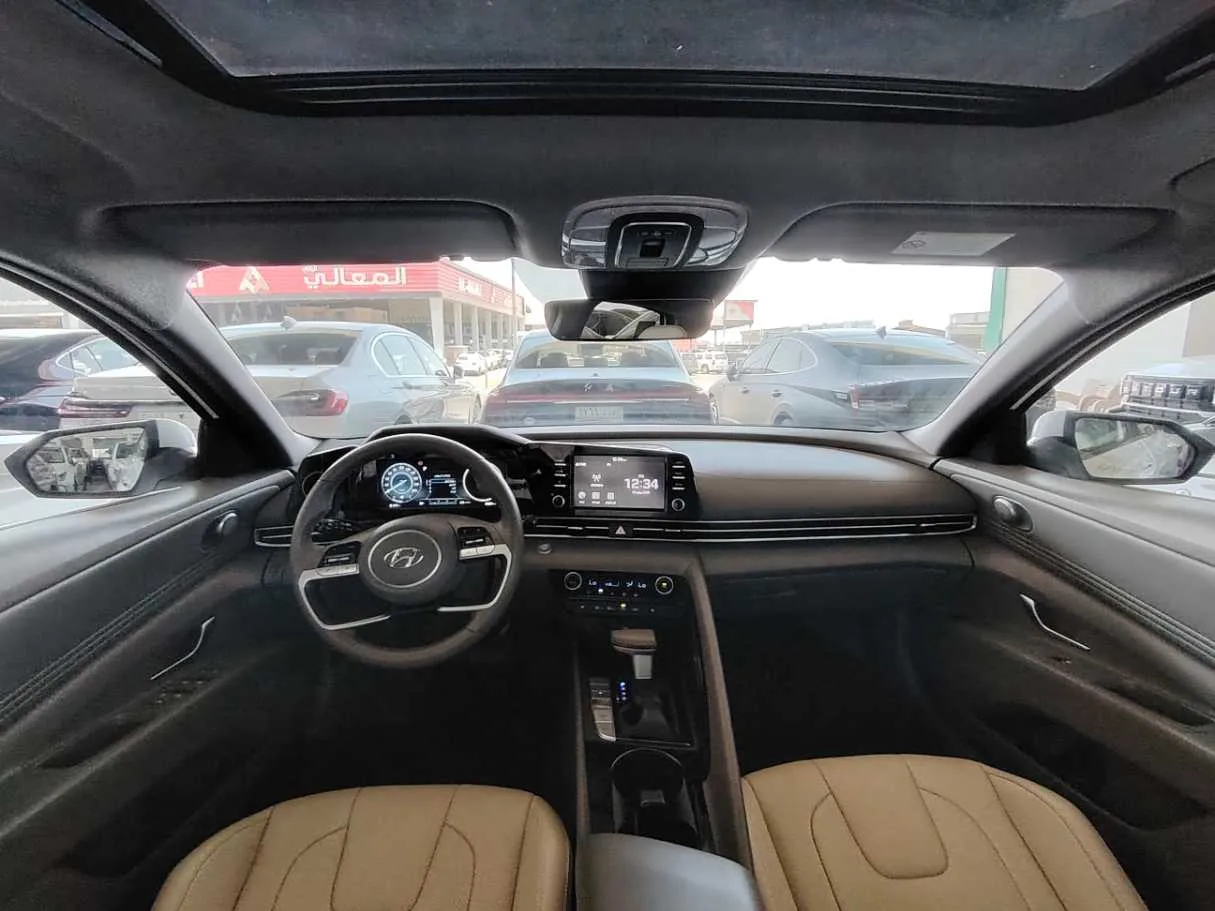 Car image 24