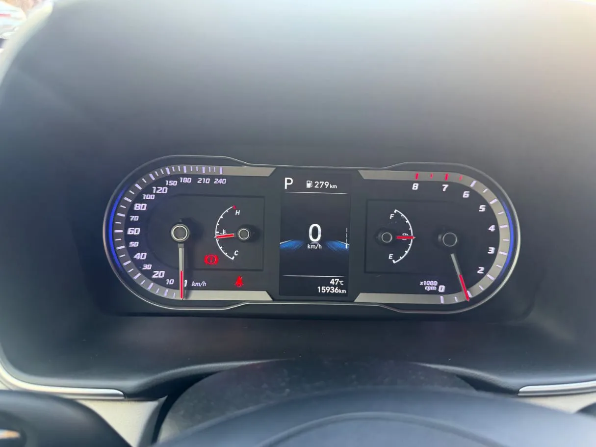 Car image 19