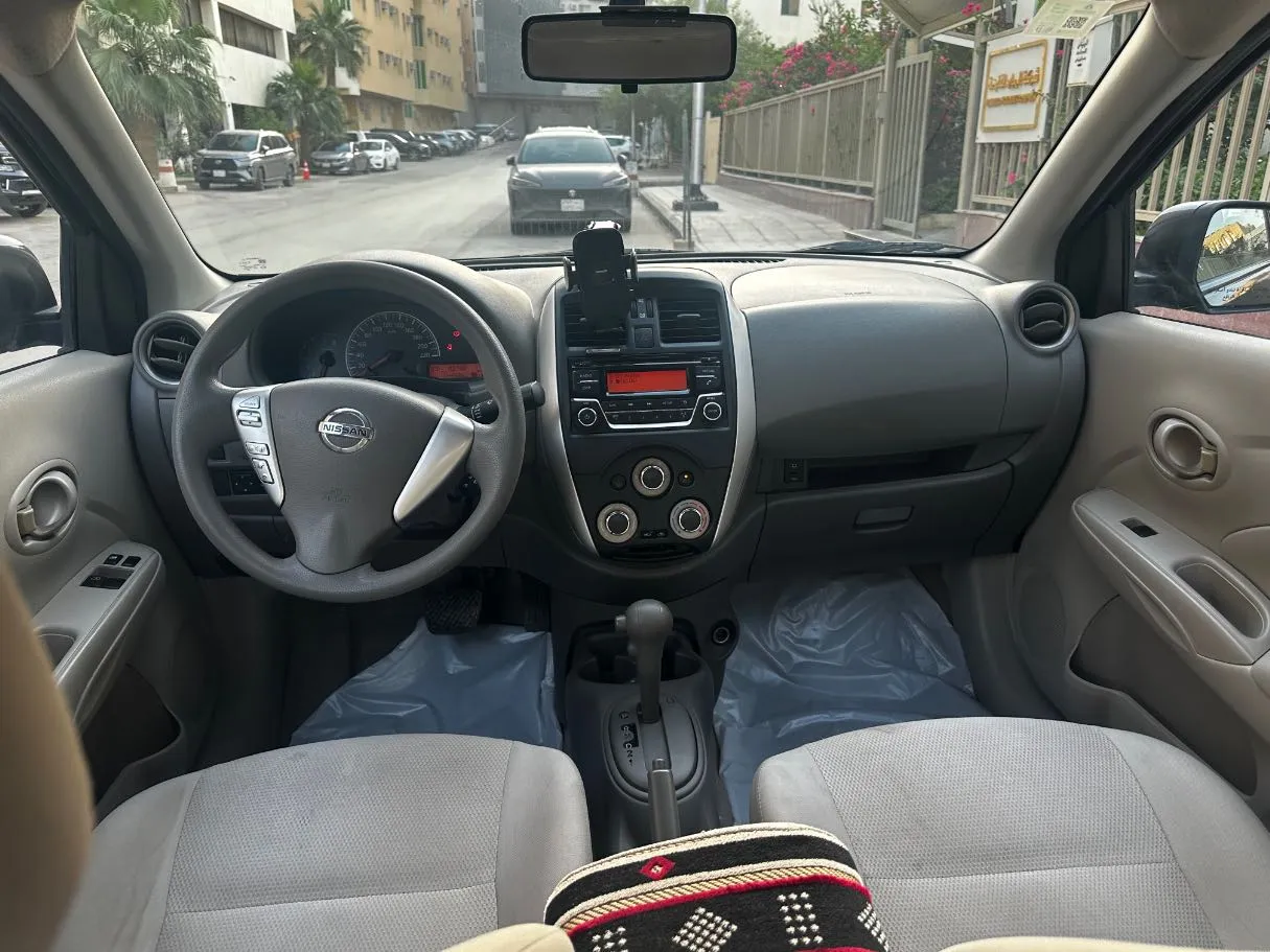 Car image 16