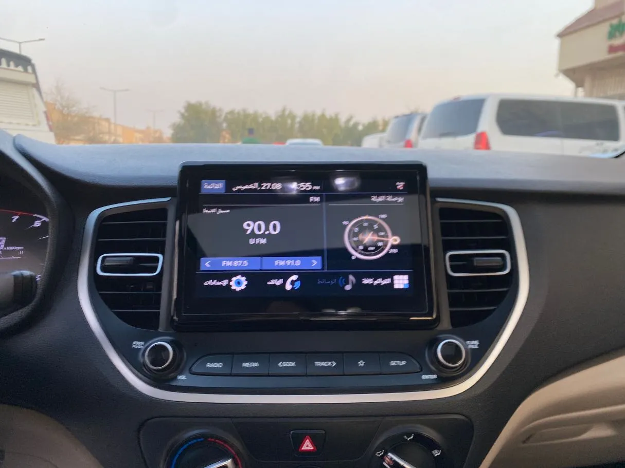 Car image 14