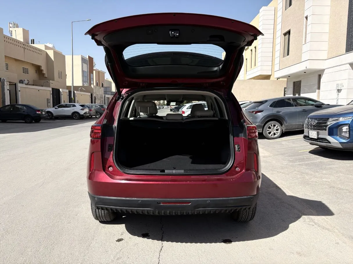 Car image 23