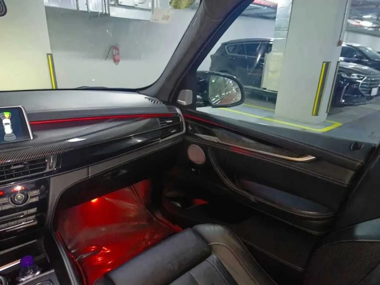 Car image 29