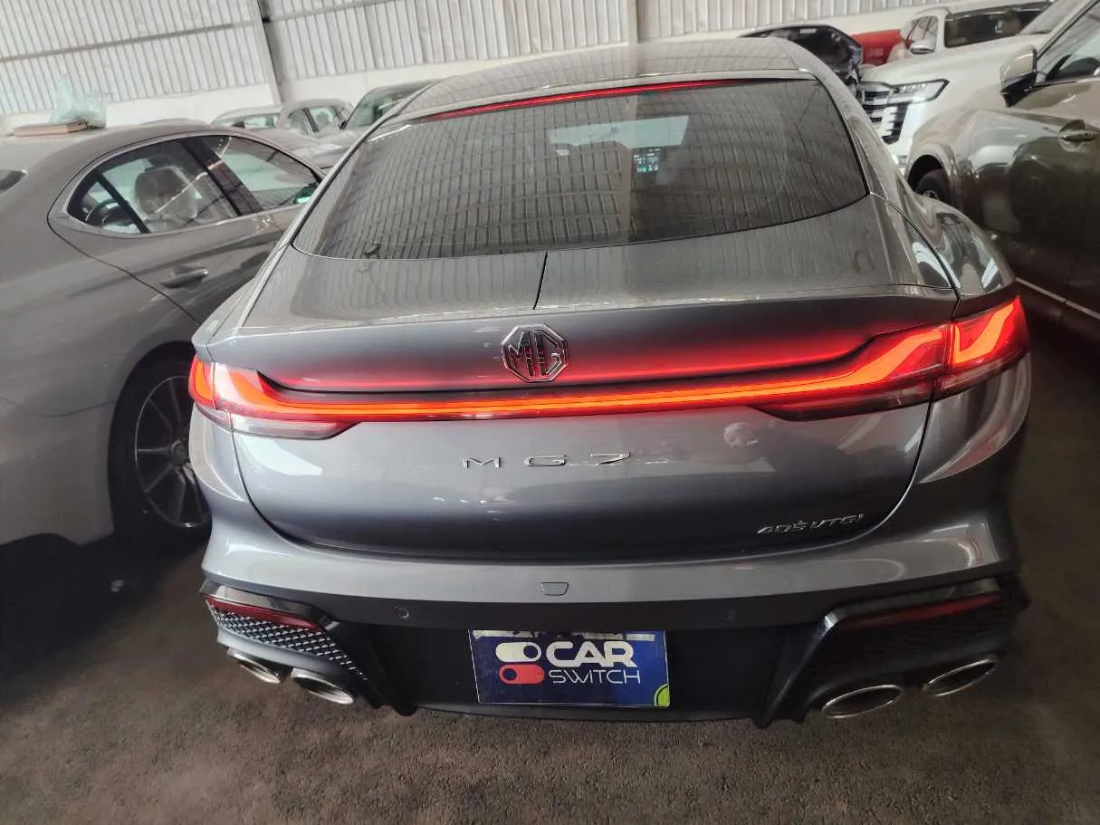Car image 6
