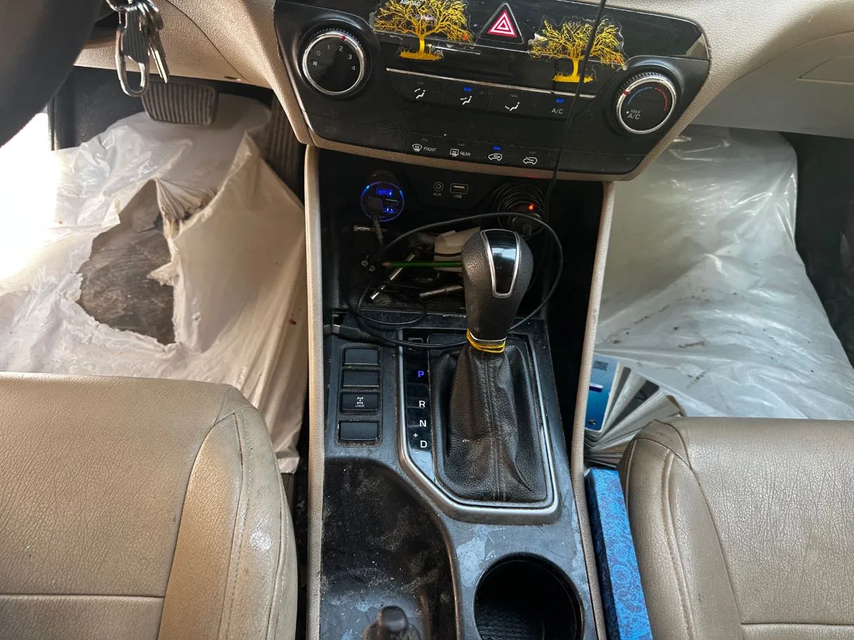 Car image 18