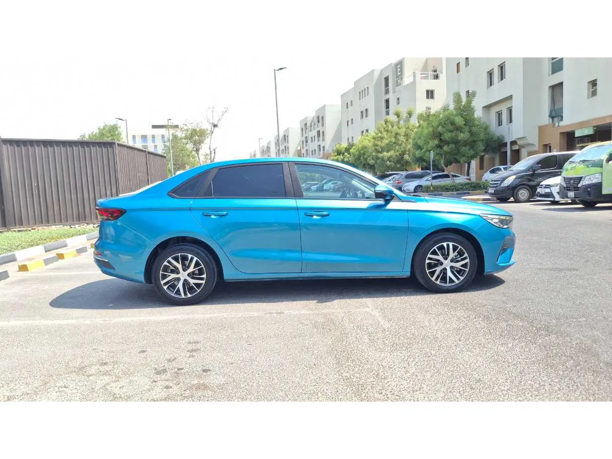 Car image 8