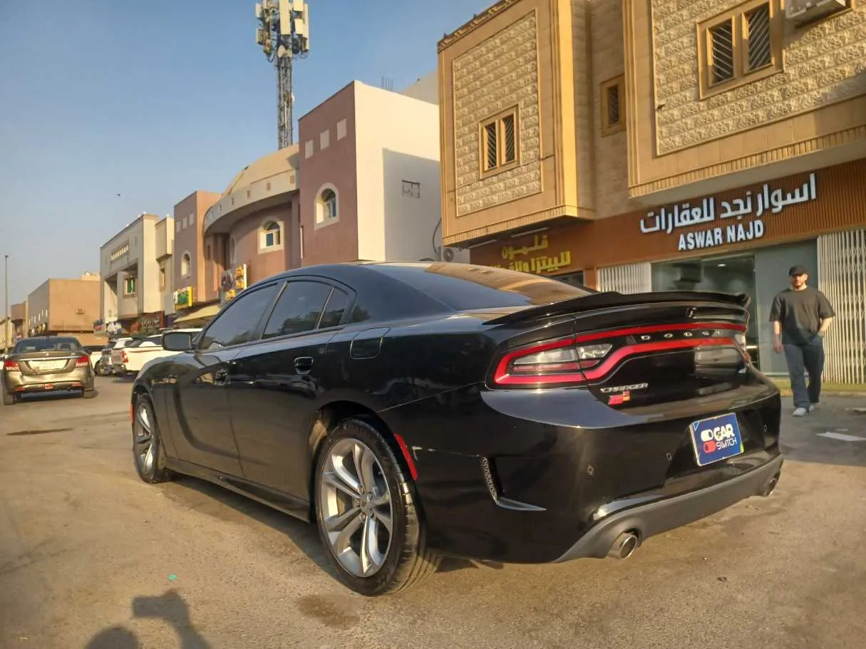 Car image 7