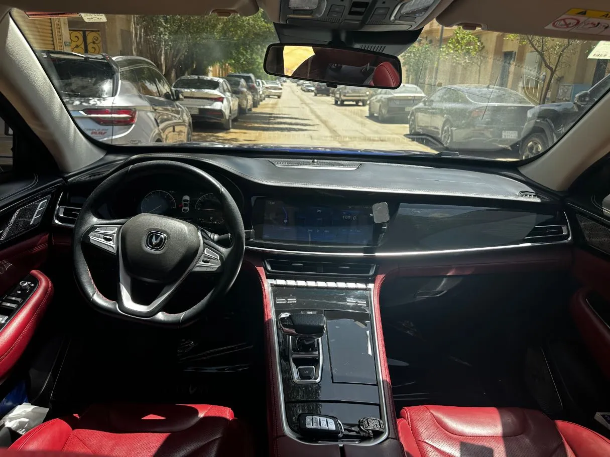 Car image 19