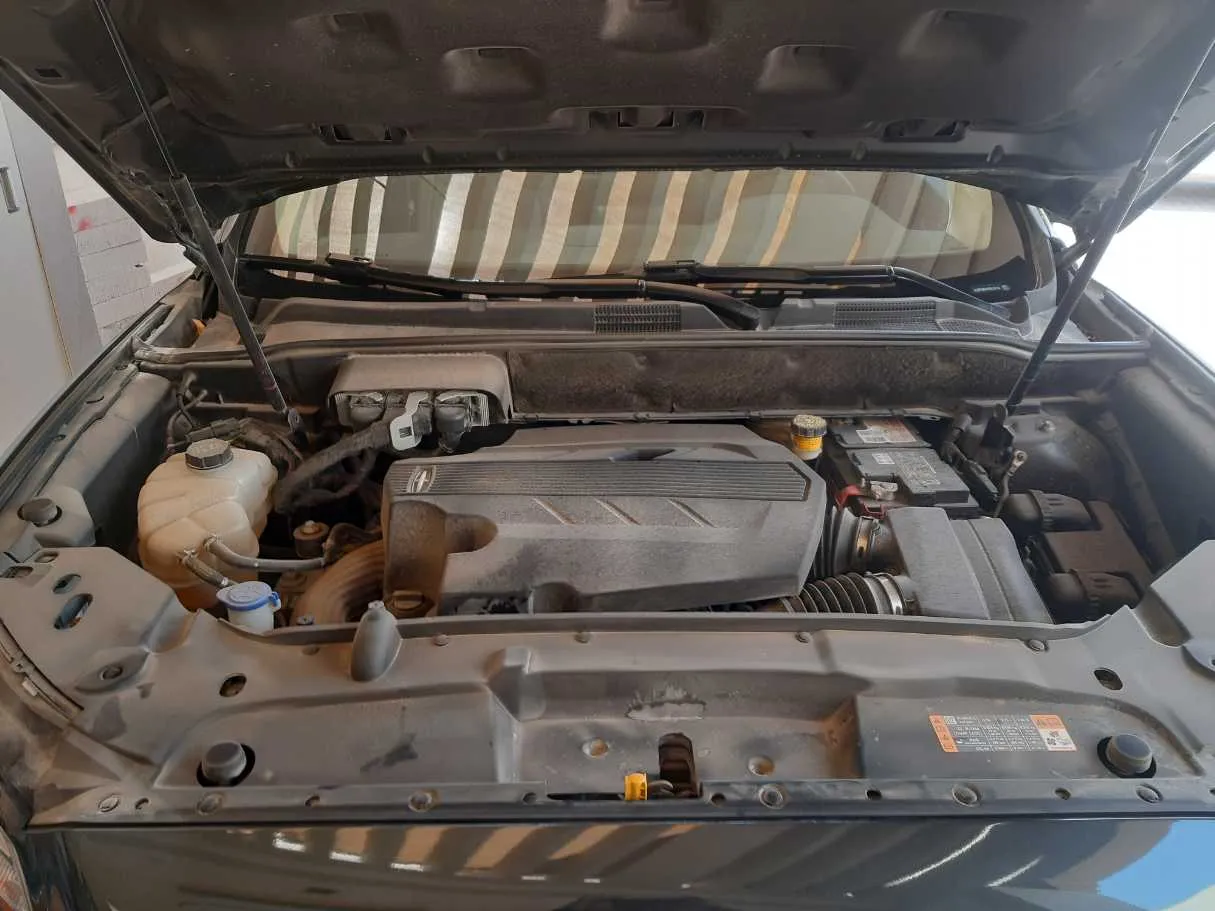 Car image 19