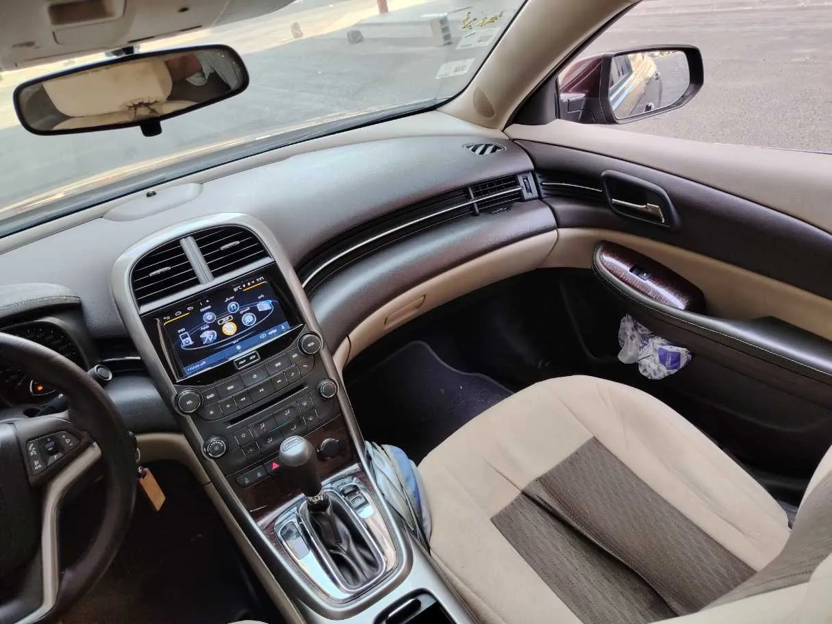 Car image 19