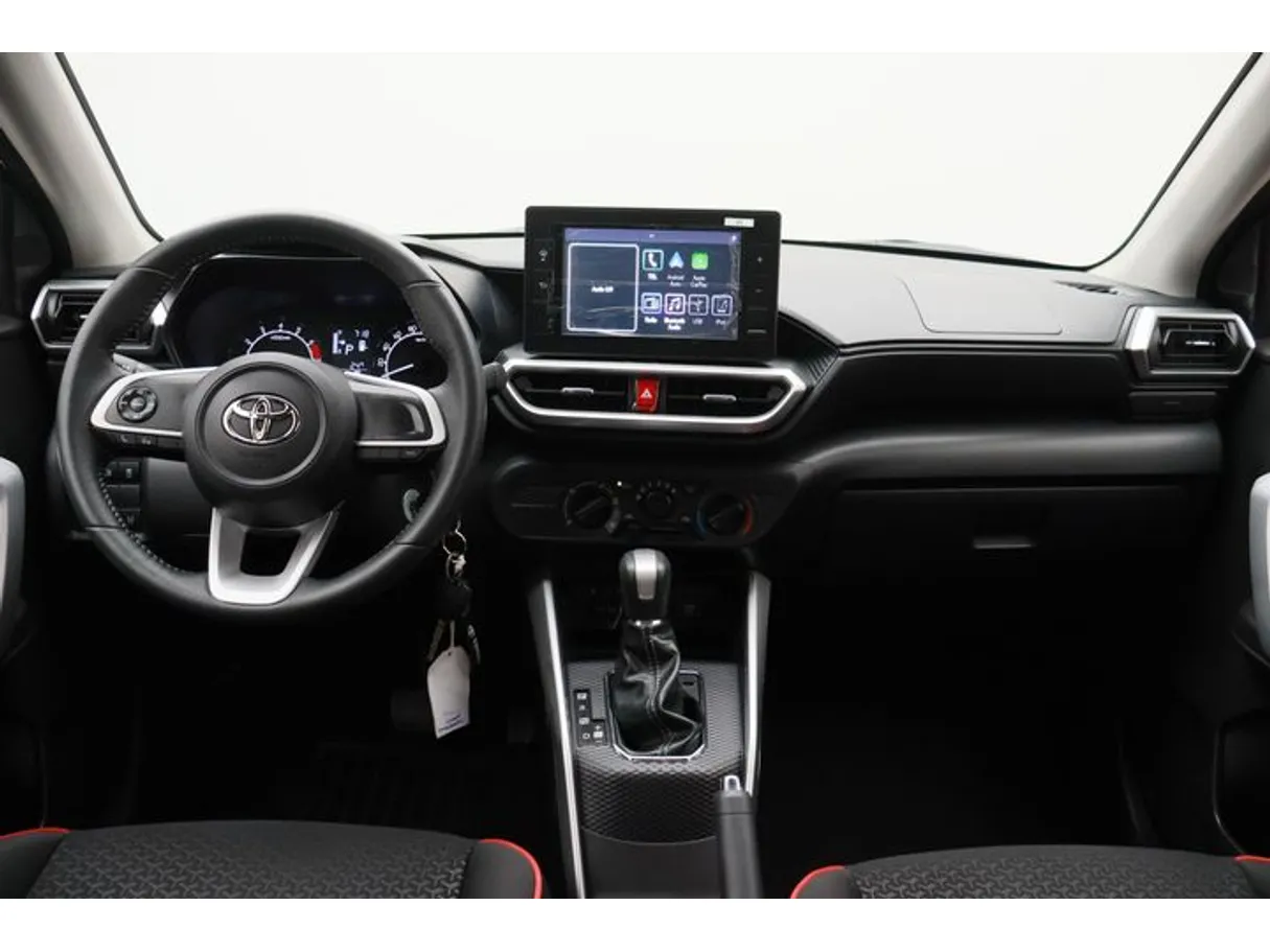 Car image 14