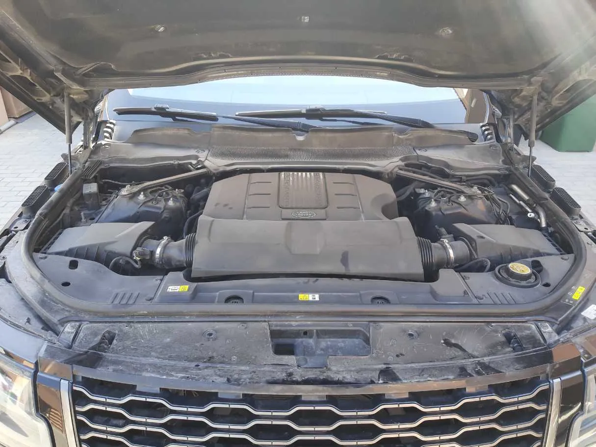 Car image 19