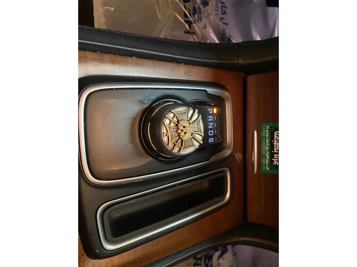 Car image 13