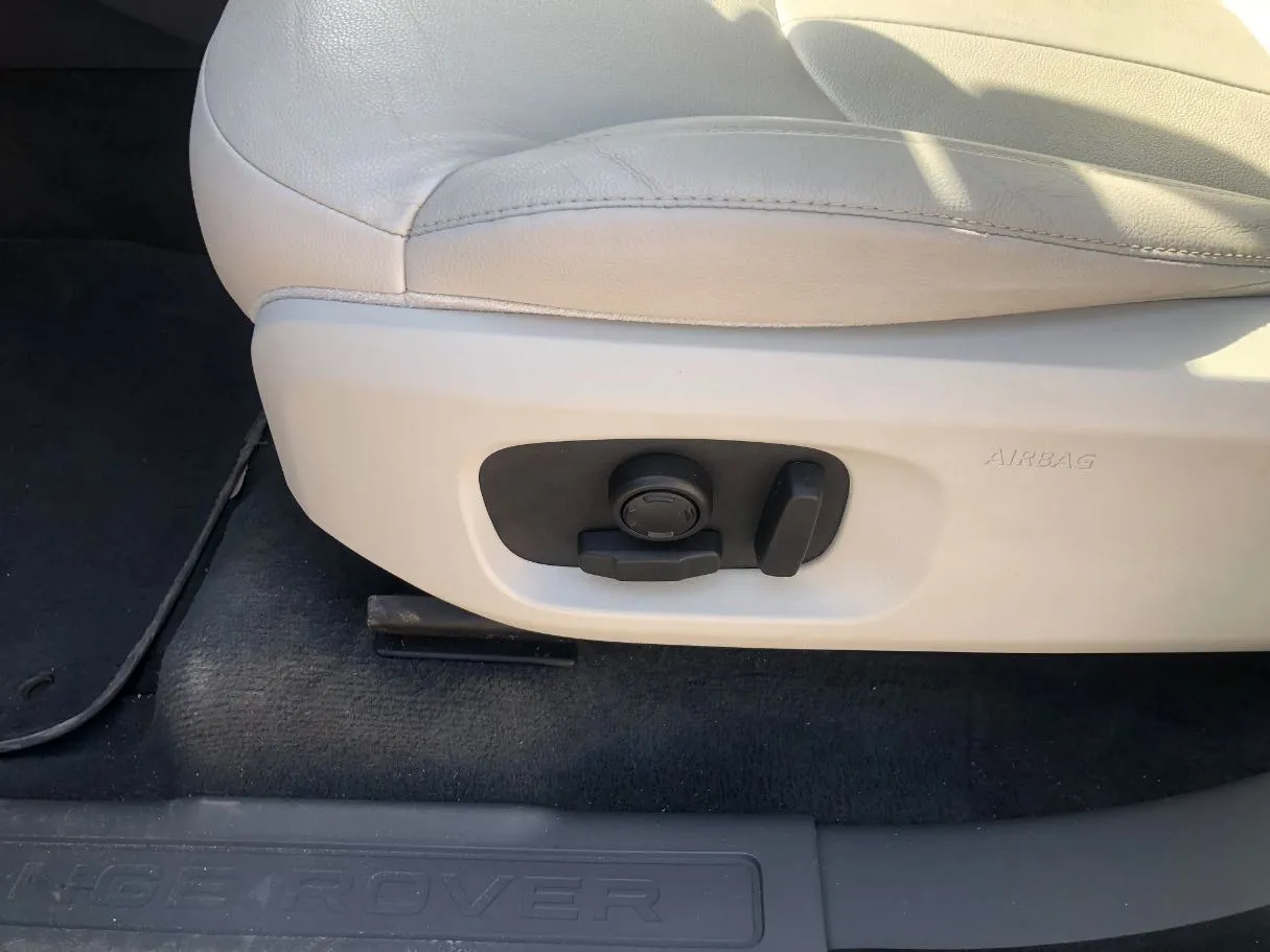 Car image 22