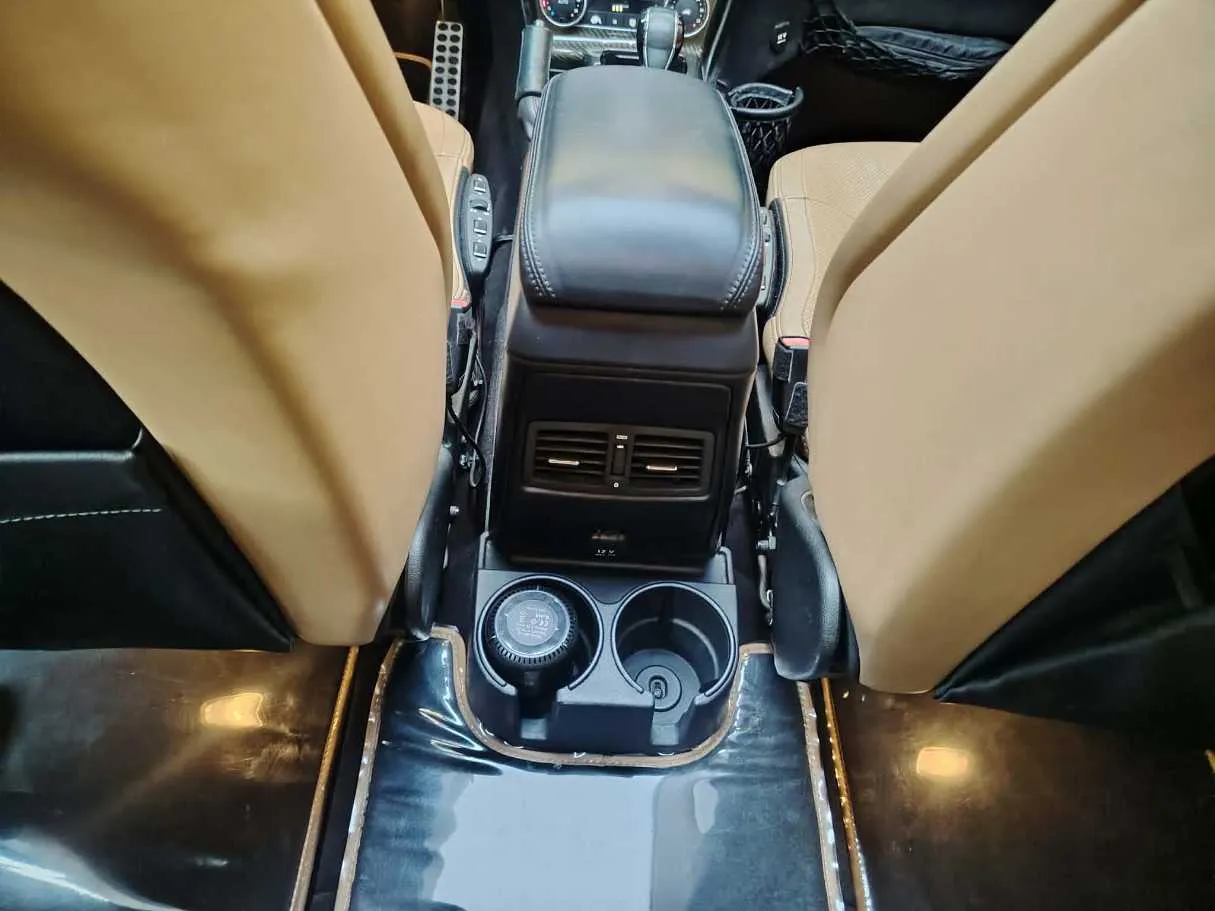 Car image 39