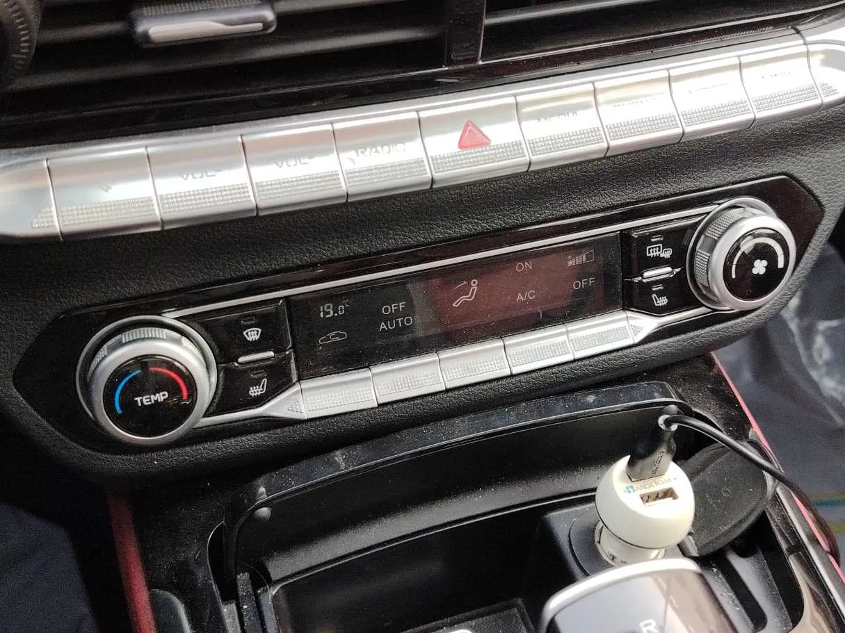 Car image 22