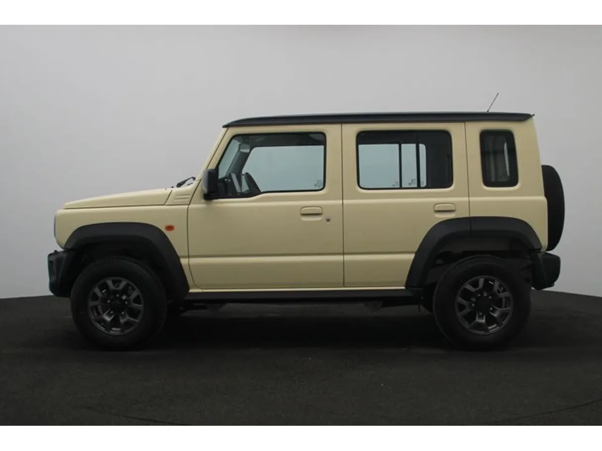 Car image 3