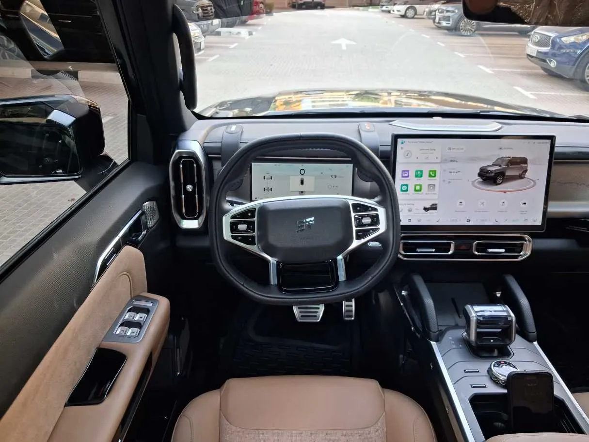 Car image 18