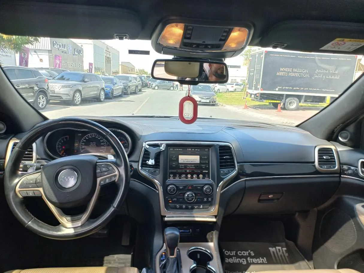 Car image 15