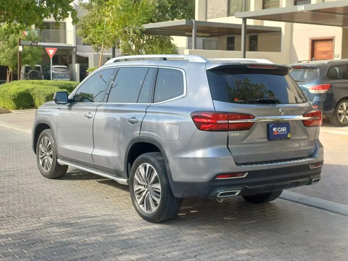 Car image 7