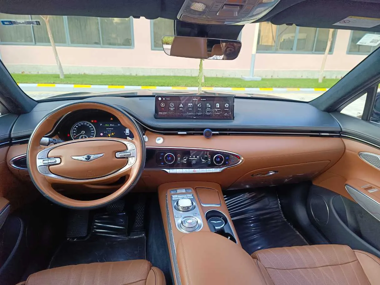 Car image 30