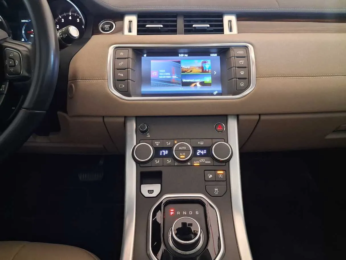 Car image 16