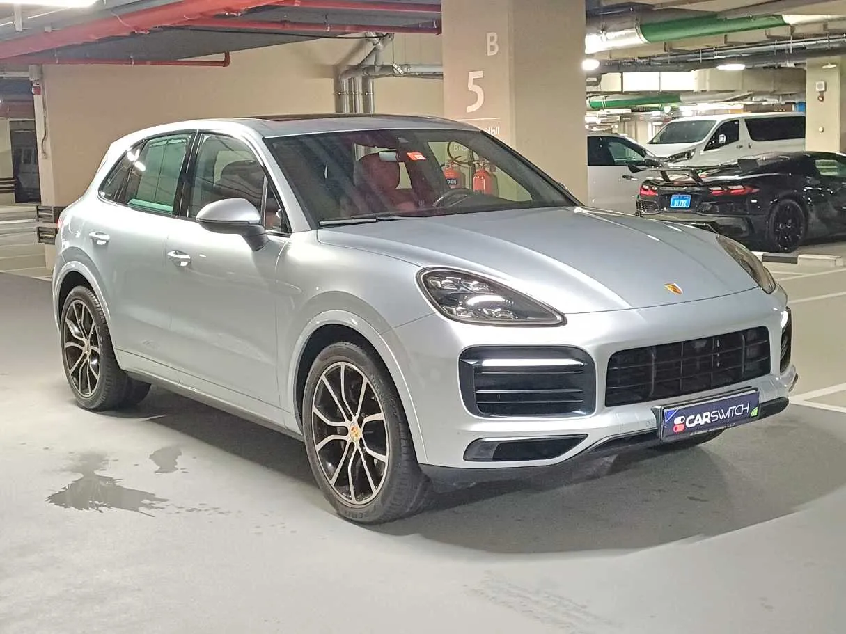 Car image 3