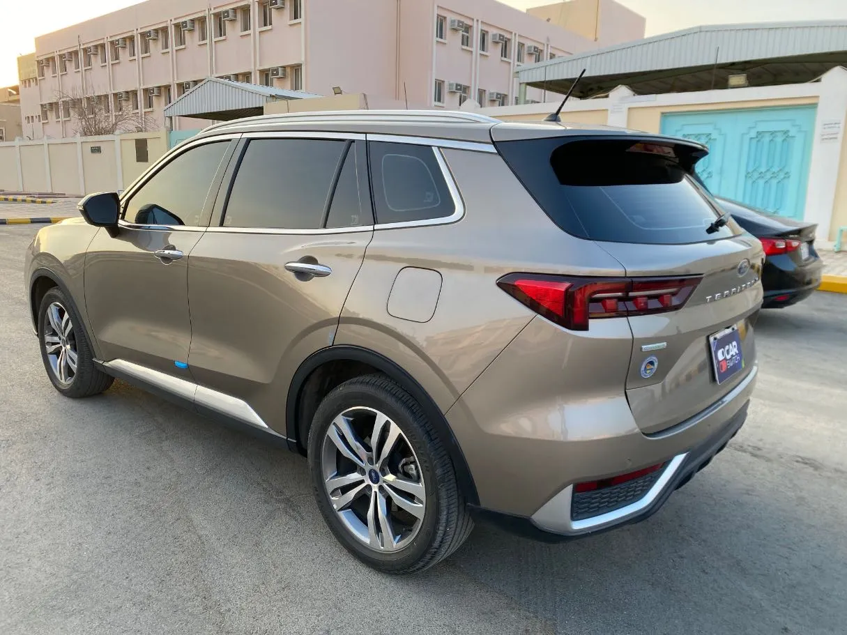 Car image 7
