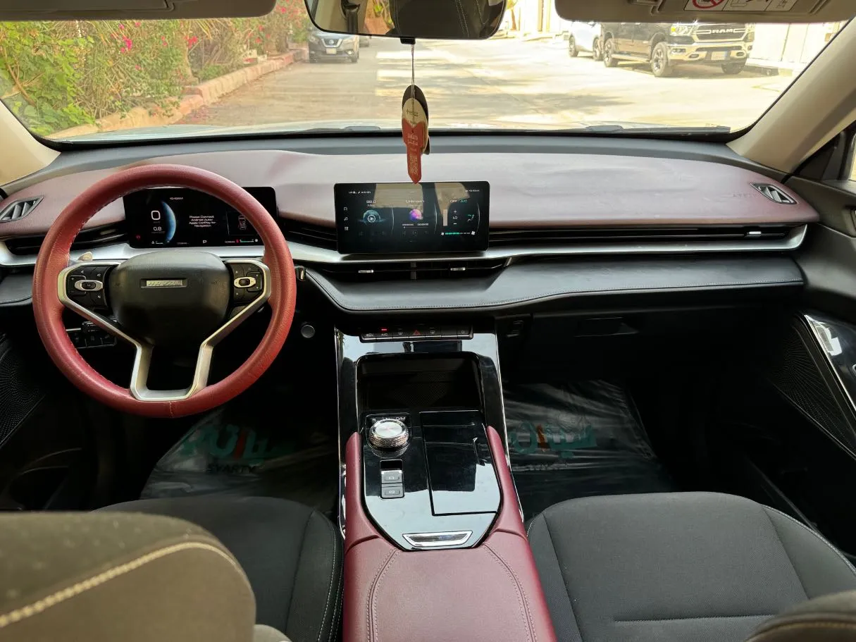 Car image 13