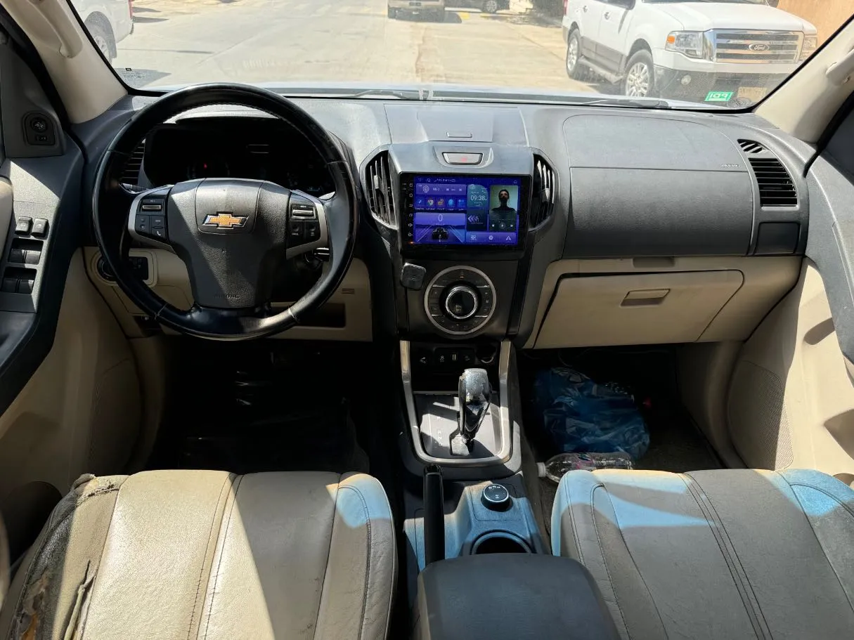 Car image 16