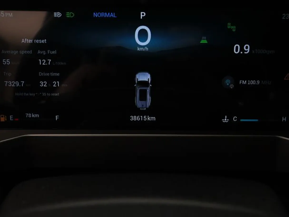 Car image 6