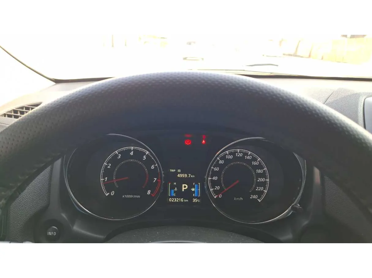 Car image 19